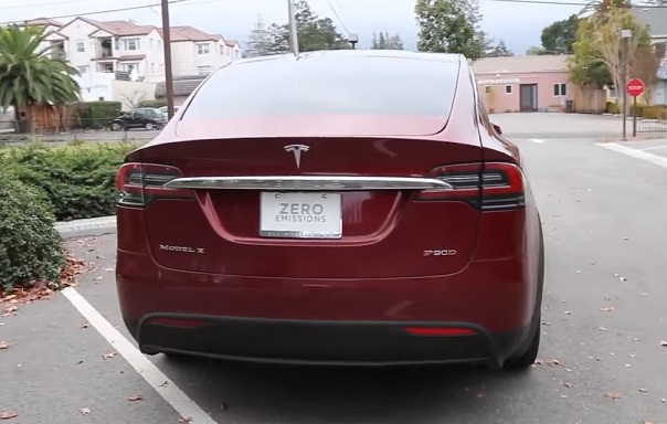 Tesla-Model-X-2016-2017....