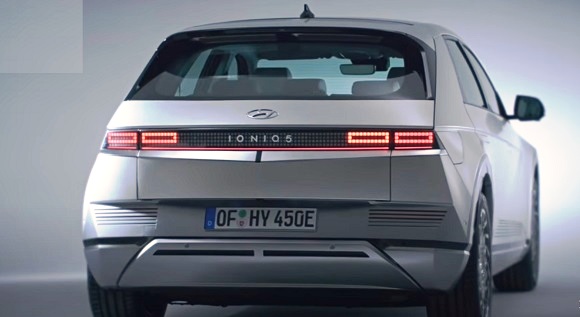 Hyundai Ionic 5 2022.