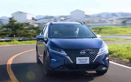 Nissan Note Crossover 2022.