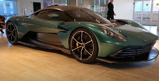 Aston Martin Valhalla 2023.