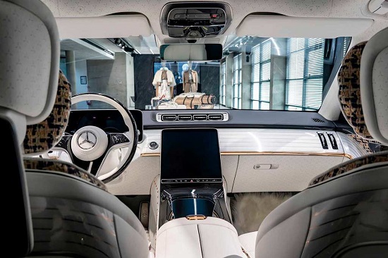 Mercedes-Maybach Haute Voiture 2023.