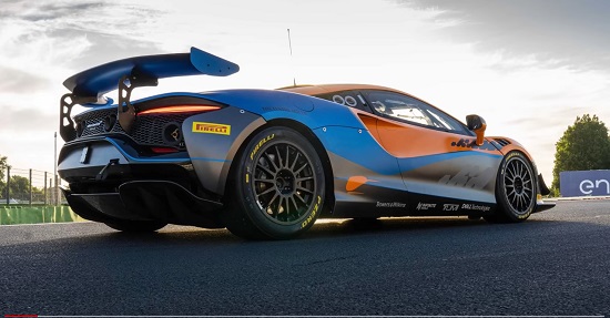 McLaren Artura GT4 2023.