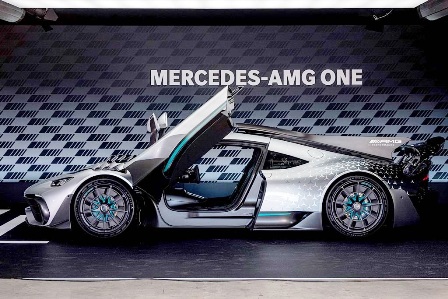 Mercedes-AMG One 2023.