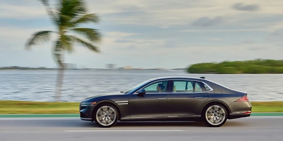 Genesis G90 - the king of the limousine 2023.